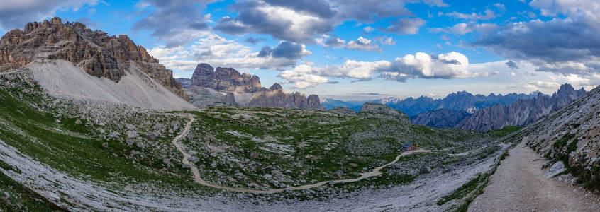 Cime Lavaredo 避难所和山峰