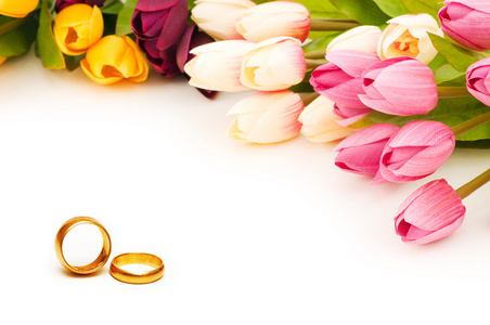 玫瑰和戒指的婚礼概念