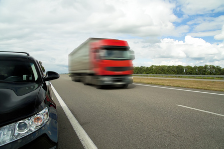 公路用汽车