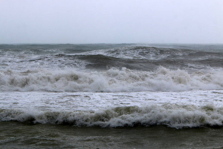 在以色列海岸外海的地中海强风暴