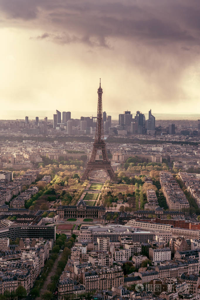 艾菲尔铁塔巴黎天际线