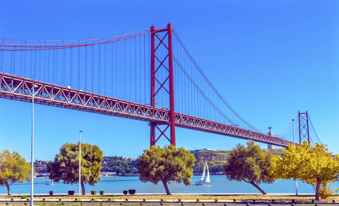 塔桥4月25日里斯本葡萄牙