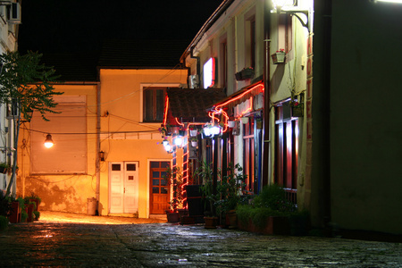 夜晚的老街图片