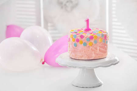 为第一个生日蜡烛蛋糕