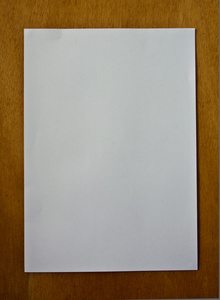 新的白纸页木背景垂直