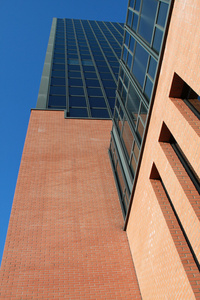 摩天大楼玻璃和砖