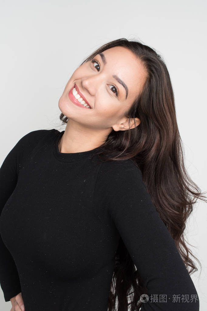 年轻妈妈的画像照片-正版商用图片032zg6-摄图新视界