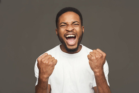 排球与面部表情图片