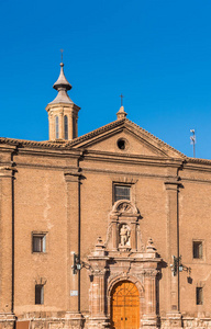 西班牙萨拉戈萨圣佩德罗克拉维圣胡安 Panetes 教堂。文本的复制空间。垂直