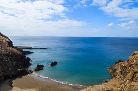 葡萄牙马德拉岛海岸热带 Prainha 海滩