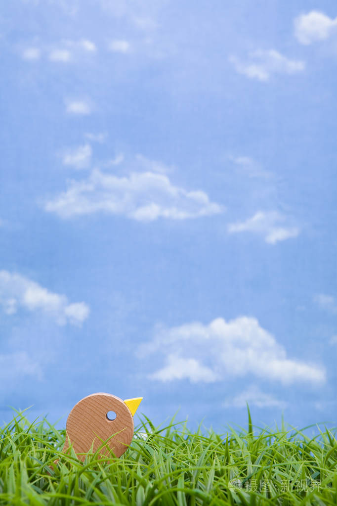 人造绿草木鸡