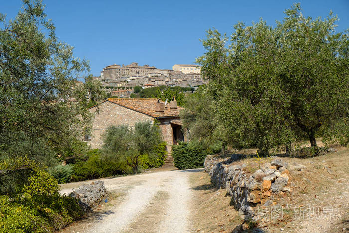 特维利纳卢格纳诺附近的乡村别墅(意大利翁布里亚)
