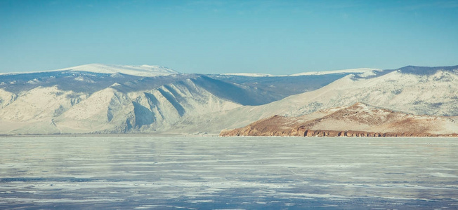 贝加尔湖湖冰, 岩石, 西伯利亚的冬天风景