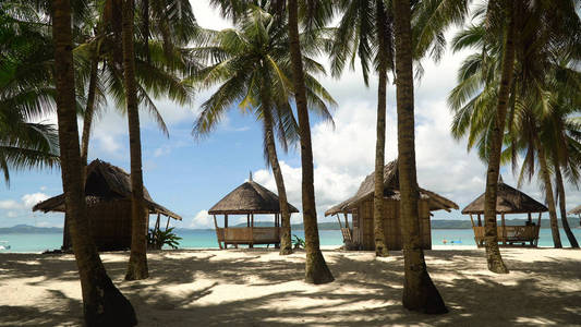 在热带小岛上美丽的海滩。罡境电子岛，菲律宾，锡亚高