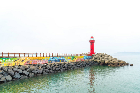 在济州岛的红色灯塔图片