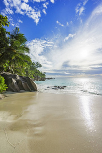 阳光明媚的一天天堂海滩乔其纱, 普拉兰岛塞舌尔8