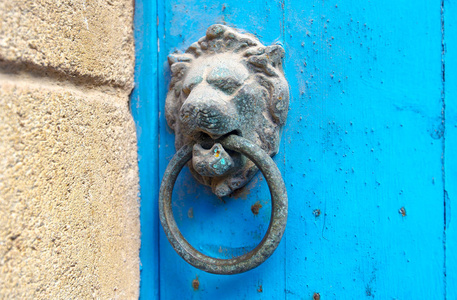 狮子门门环, 木蓝色门