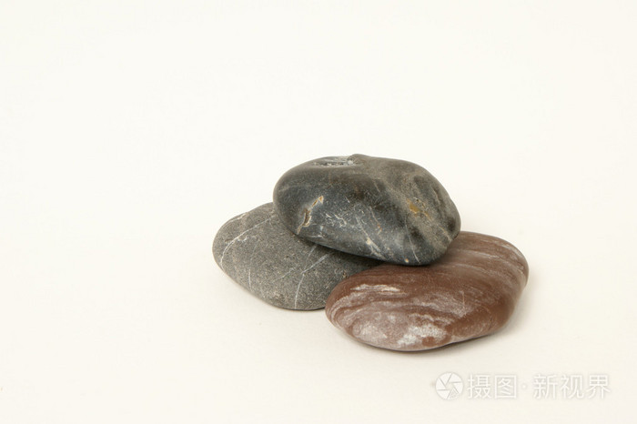 三块石头