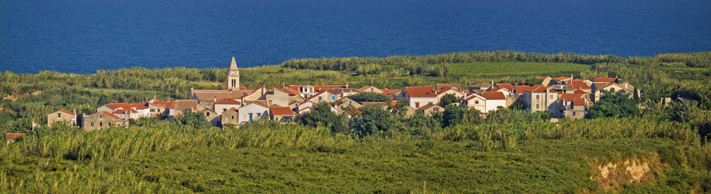 苏萨克克罗地亚岛地中海村
