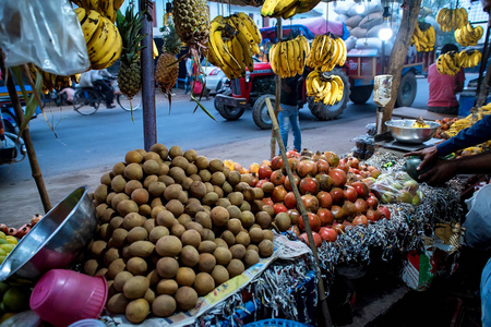 水果和蔬菜在市场上