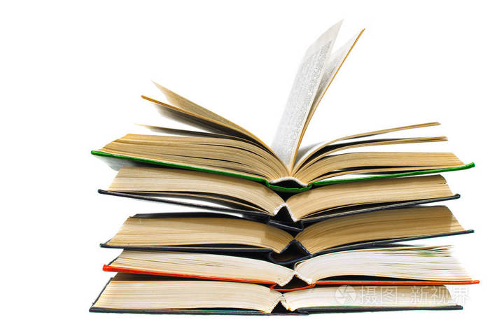 厚摞的开放式书籍