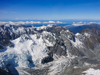 空中风景白雪覆盖着蓝色的地平线背景, 新西兰自然景观背景