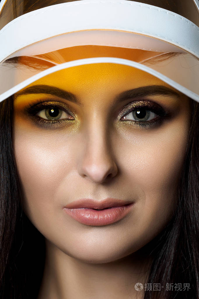 美丽的成年女子特写肖像