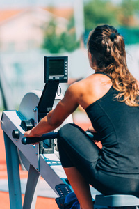 女子赛艇运动员 crossfit 比赛