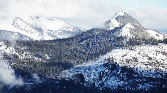 约塞米山