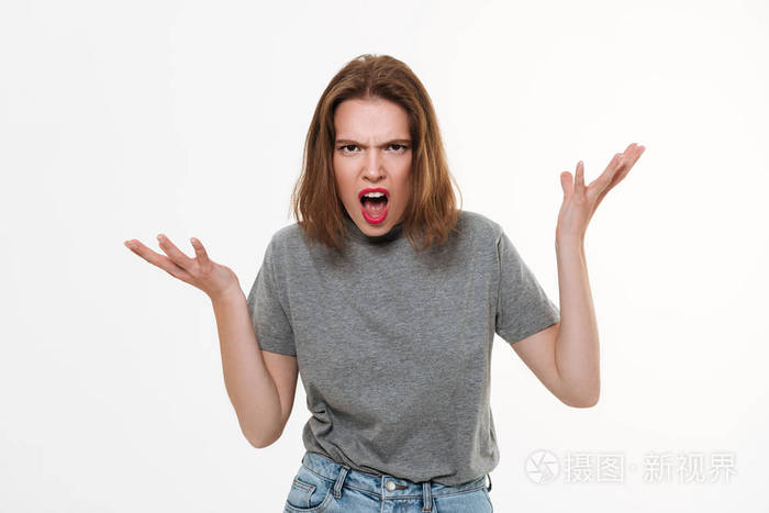 愤怒的尖叫年轻的白种女人