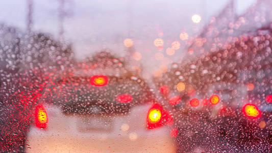 雨天日交通堵塞