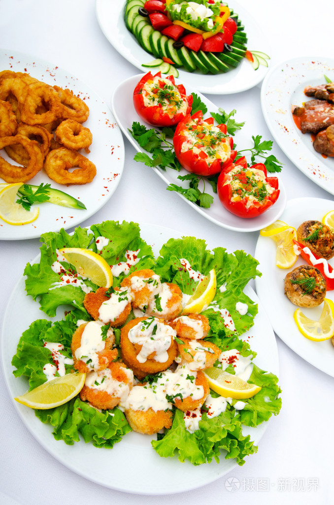 提供美味佳肴的餐桌