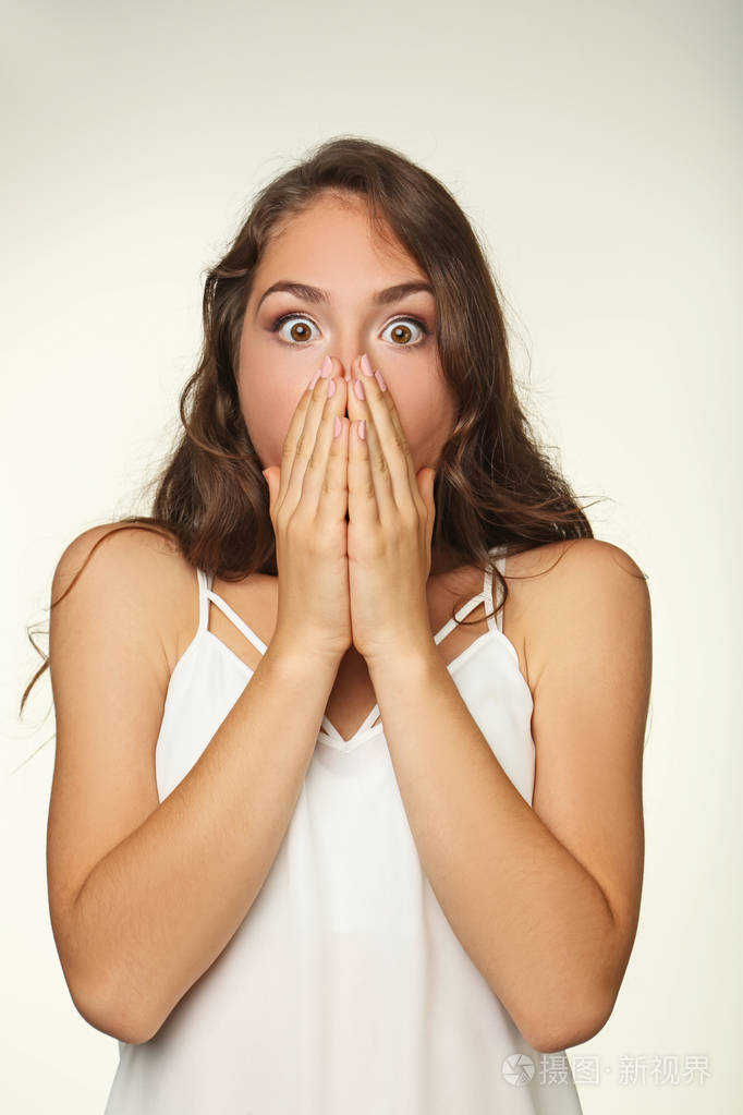 惊讶的年轻女人肖像照片-正版商用图片038958-摄图新视界