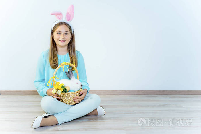 复活节兔子的女孩