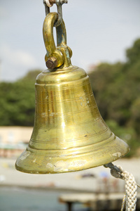 青铜船钟