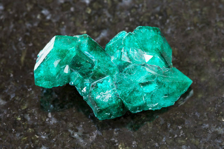 黑宝石 Dioptase 水晶