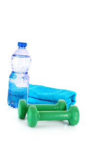 蓝色瓶装水运动毛巾和运动器材