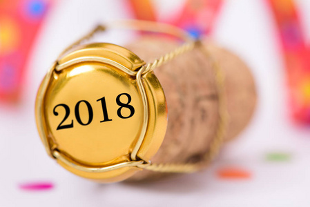 印有新年份的香槟软木塞日期2018