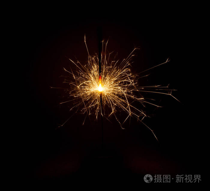 黑色背景上的烟火