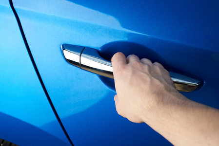 服务员开车门图片-服务员开车门素材-服务员开车门插画-摄图新视界