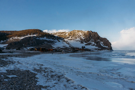 风景秀丽的高山, 俄罗斯, 贝加尔湖的冰冻冬湖