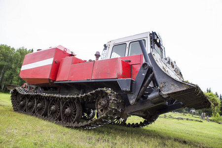 集材拖拉机图片