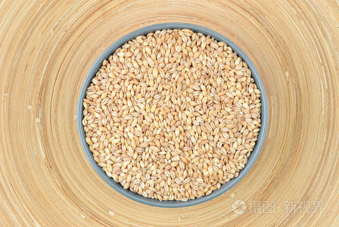 在碗里的大麦糁