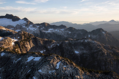 空中加拿大山风景