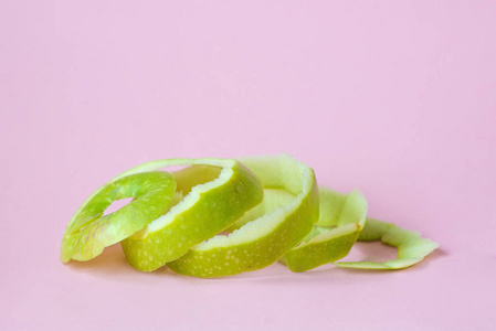 绿色苹果果皮作为循环经济的标志