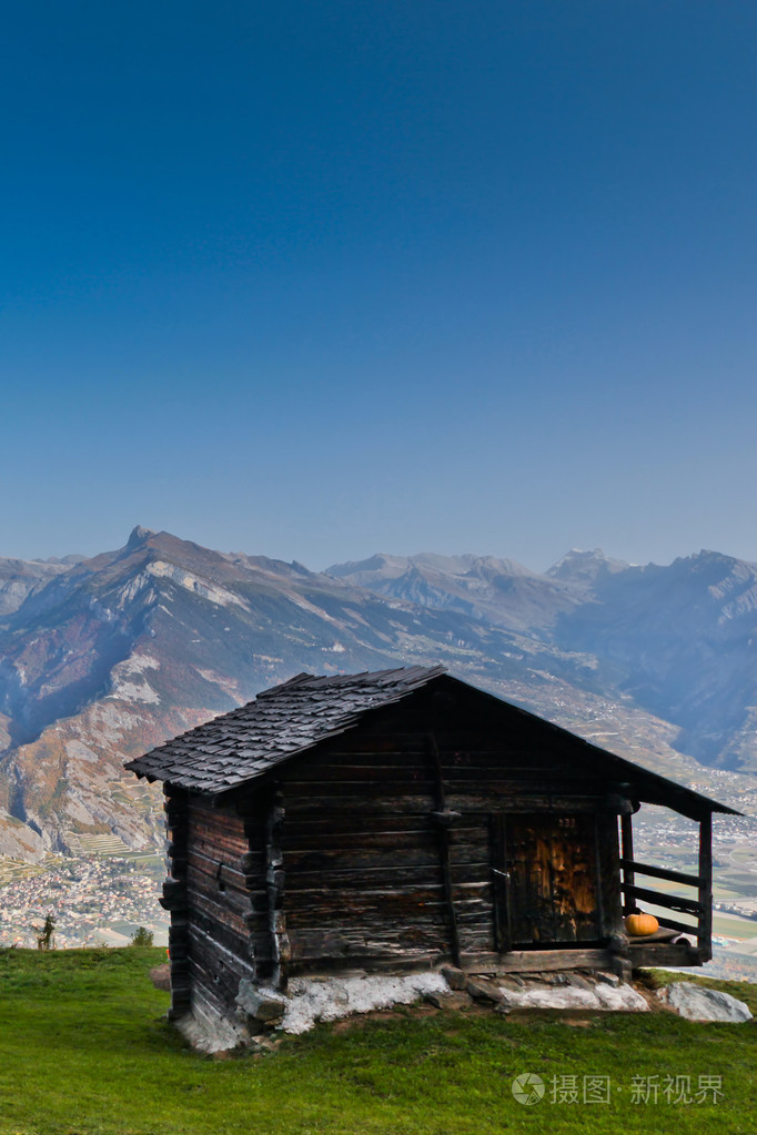 瑞士阿尔卑斯山的小屋