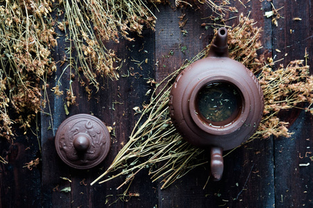 草药绿茶粘土茶壶