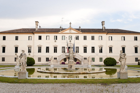 特雷维索威尼托意大利古别墅和公园与喷泉
