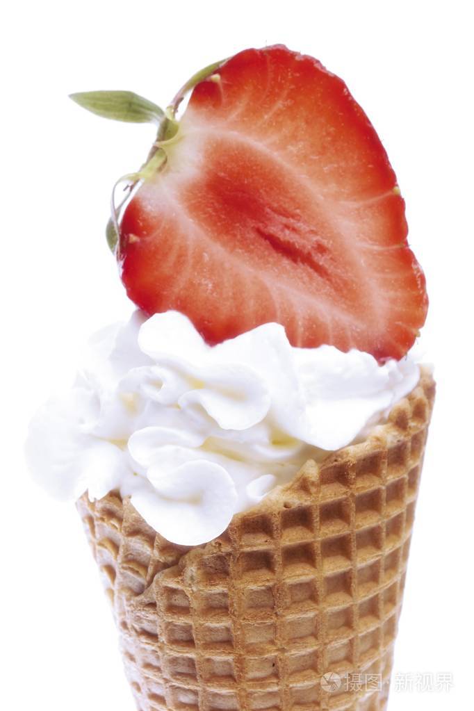 草莓冰淇淋