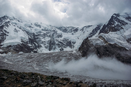 美丽的雪山, 俄罗斯联邦, 高加索, 2012年7月